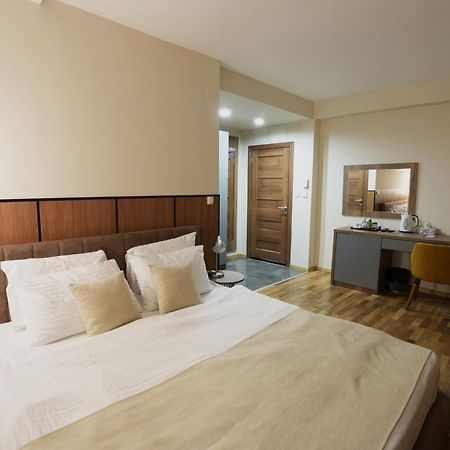 Hotel City In Кочани Экстерьер фото