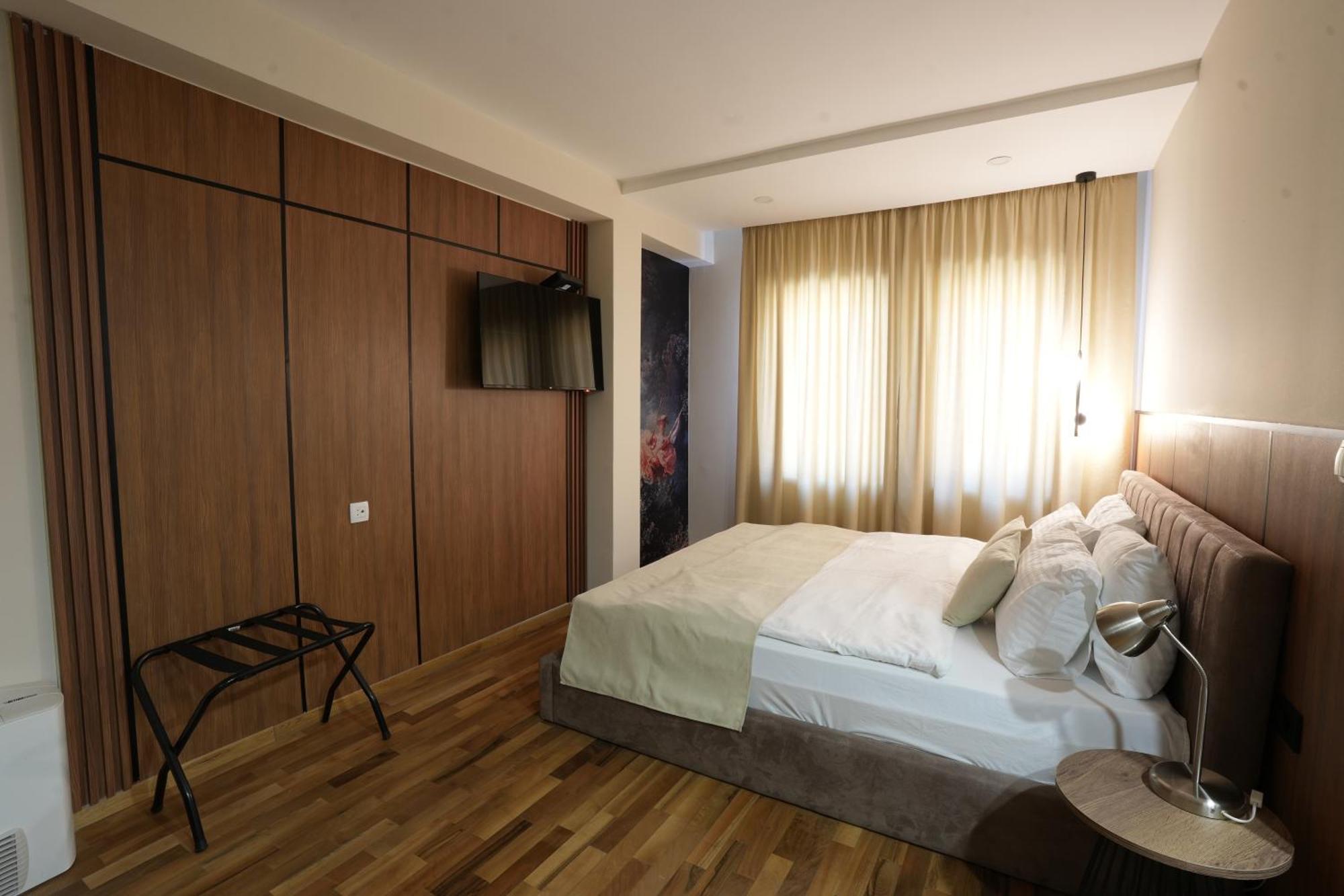 Hotel City In Кочани Экстерьер фото